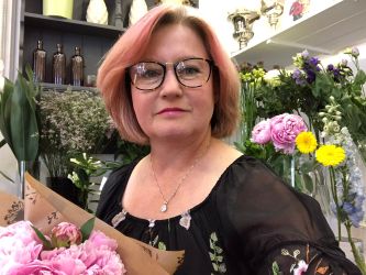 Create a floral work of art with Jane